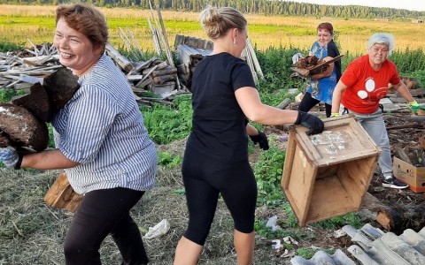 Солидарные сообщества: Трудовой десант в Ёркино