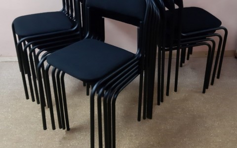 Новые стулья появились в Школе искусств в Онеге