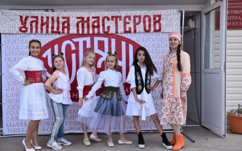 Проект "Родом из Устьян" стал звездой традиционной "Устьянской ссыпчины" 