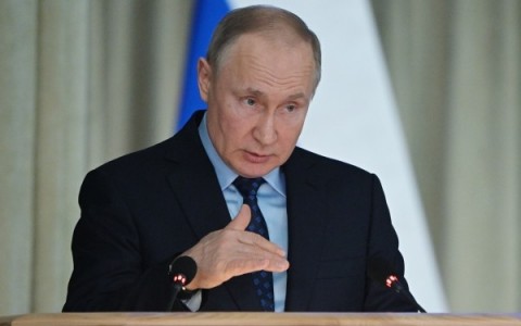 Путин подписал закон об упрощенном включении НКО в реестр ИОПУ